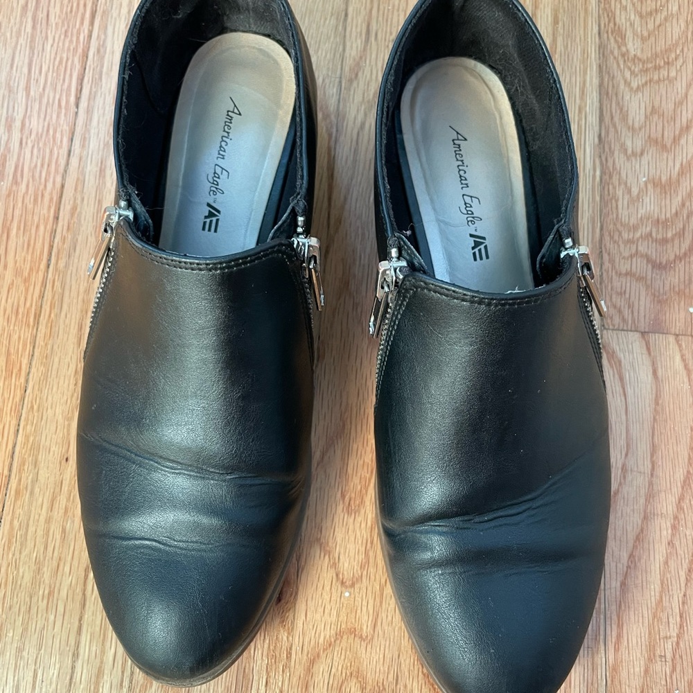 American Eagle size 7 woman’s booties